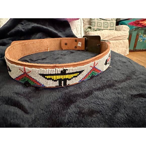 VINTAGE NATIVE BEADED BELT ON LEATHER W/ BRASS BUCKLE - Picture 4 of 9